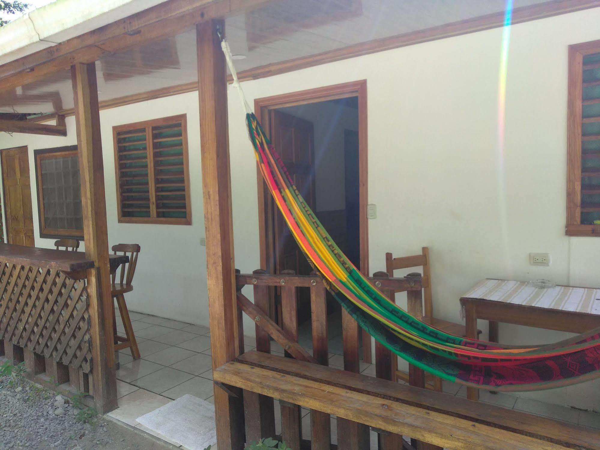 Hostal Cecilia Puerto Viejo de Talamanca Exterior foto